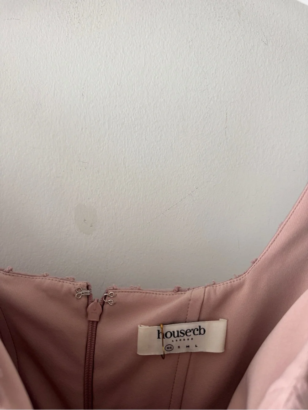 HOUSE OF CB Lovely Rose Midi Dress - Picture 6 of 7